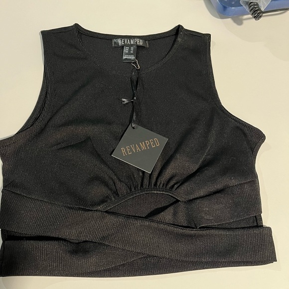 Revamped Black Fitted Crop Tank Top - Picture 3 of 3